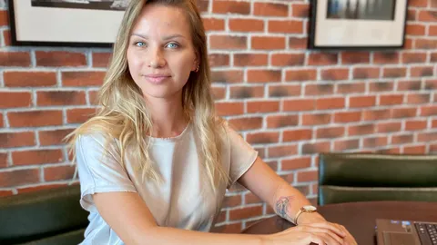 Знакомьтесь, наш менеджер Анна